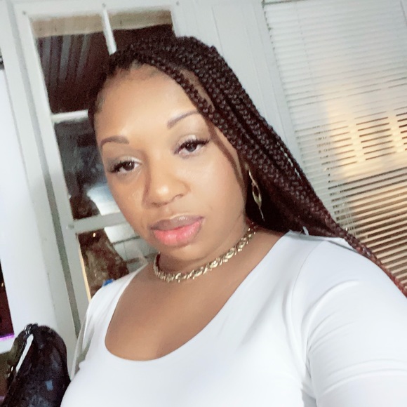 Meet your Posher, Sassia - Picture 1 of 1